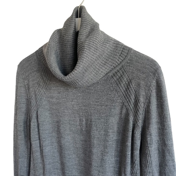 Lululemon Sweat And Savasana Merino Wool Sweater, Size 6 - Picture 9 of 13